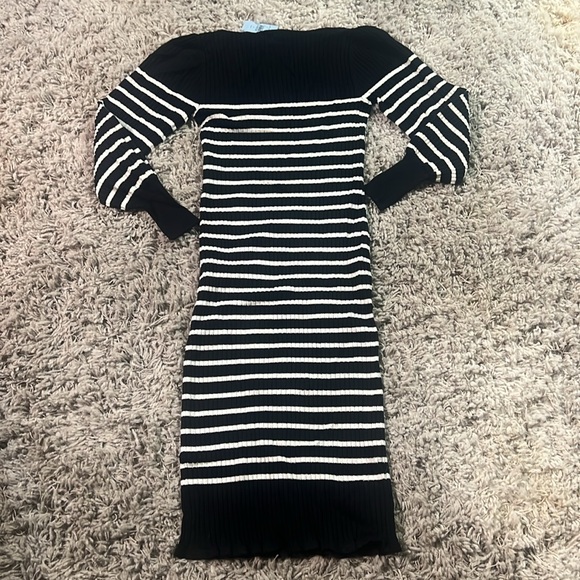 Ann Taylor NWT Sz. SP.  Striped bubble long sleeve Midi Sweater Dress - Picture 6 of 8